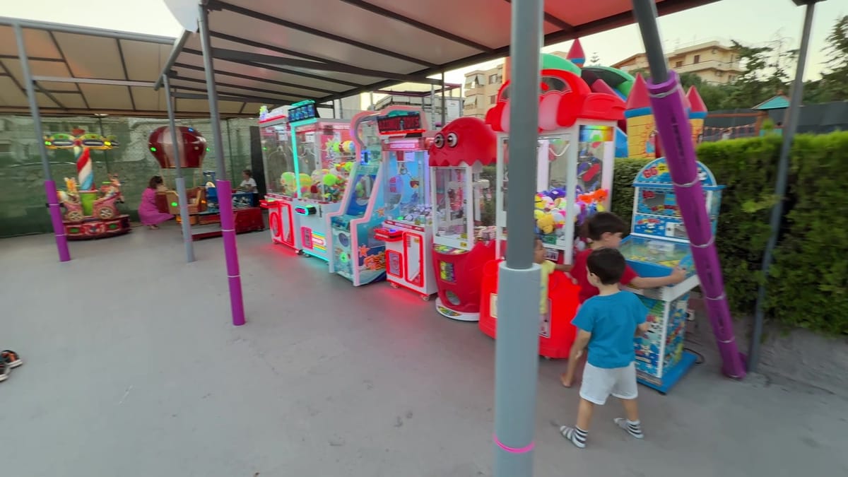 Βίντεο: εξωτερικός χώρος & arcade